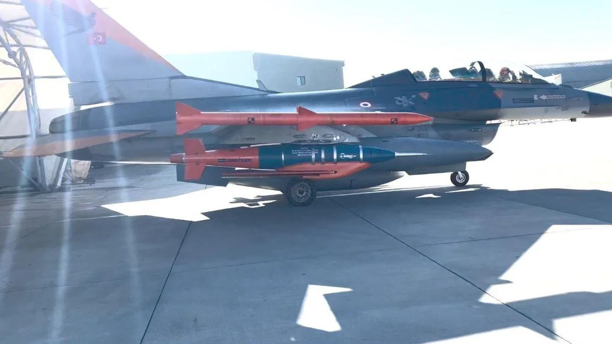 F-16'dan atılan ASELSAN KGK-84 Kanatlı G&uuml;d&uuml;m Kiti, hedefi tam isabetle vurdu