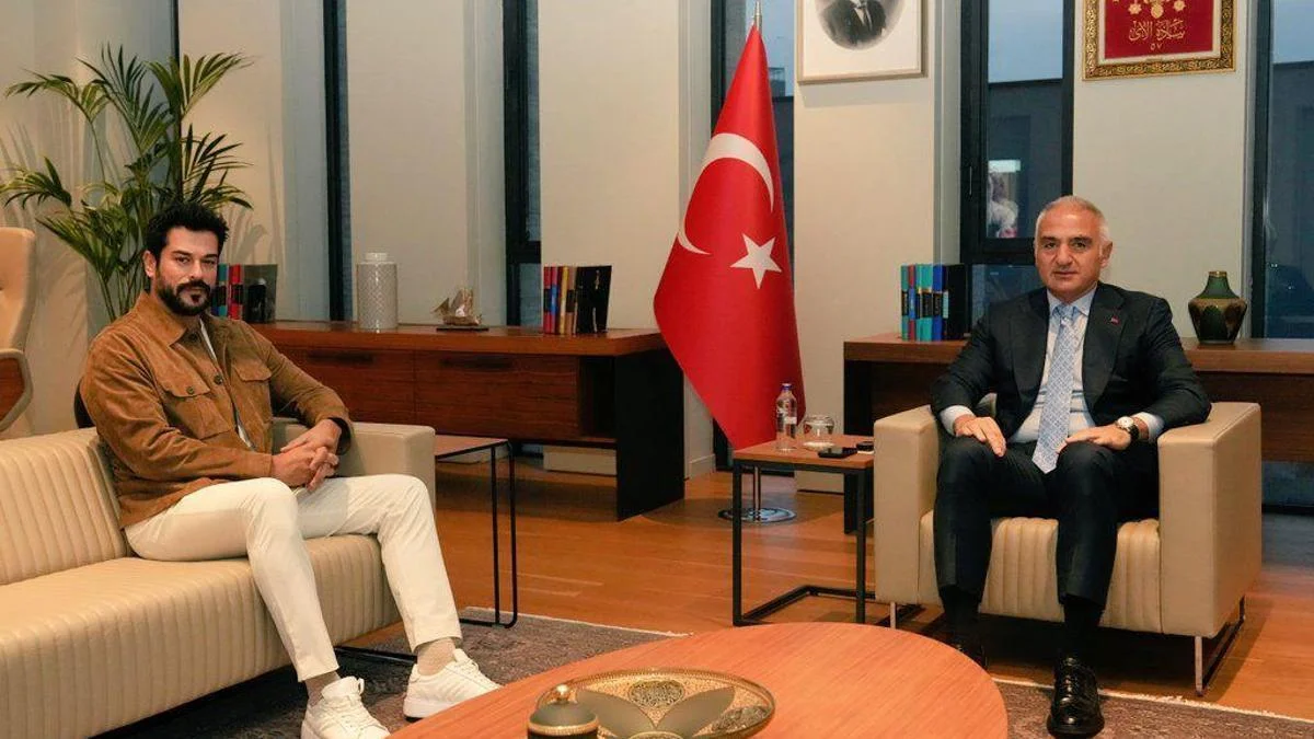 Burak &Ouml;z&ccedil;ivit&rsquo;ten Bakan Ersoy&rsquo;a Ziyaret