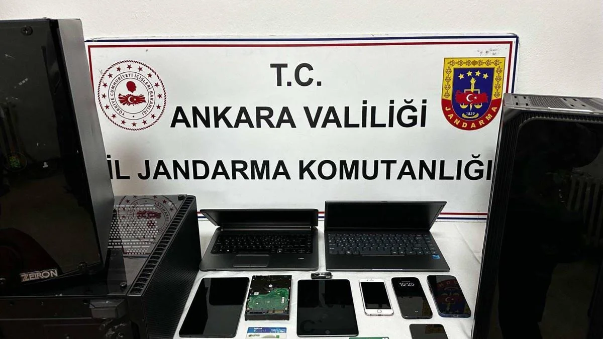 SON DAKİKA... MİT'ten siber casusluk operasyonu! Kamuya ait verilere ulaşmaya &ccedil;alışan 4 kişi g&ouml;zaltında