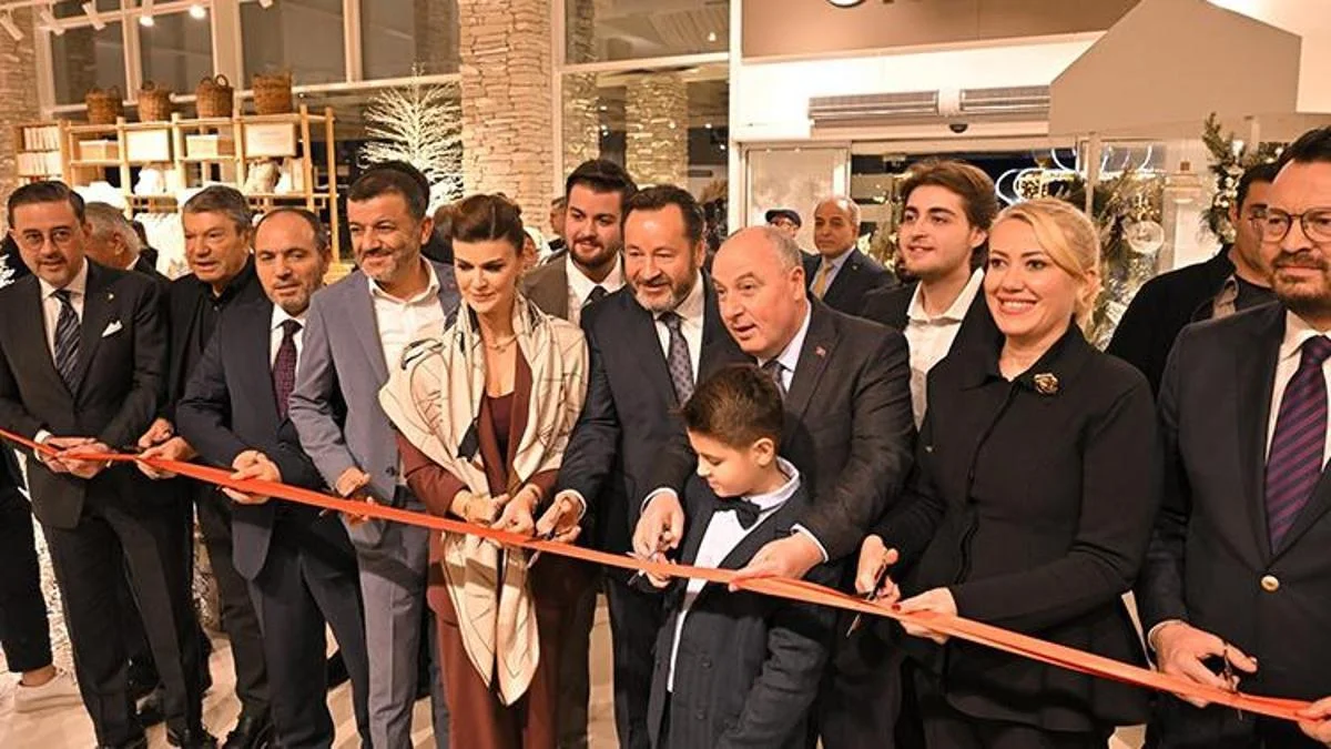 En b&uuml;y&uuml;k mağazasını Denizli&rsquo;de a&ccedil;tı