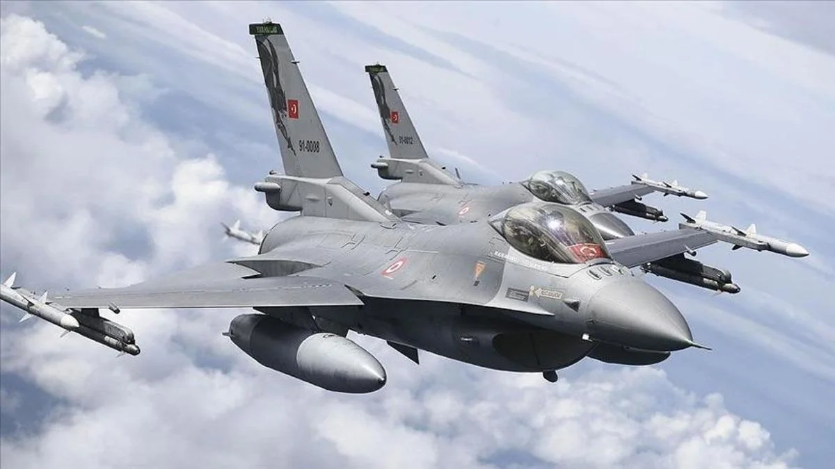 Atina telaşlandı... Ege&rsquo;de sakin sular d&ouml;nemi bitti mi