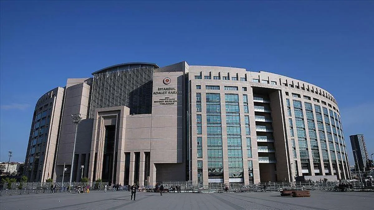 &Uuml;nl&uuml;lere uyuşturucu soruşturmasında yeni dalga: Ege Karataşlı ve Buse İskenderoğlu g&ouml;zaltında