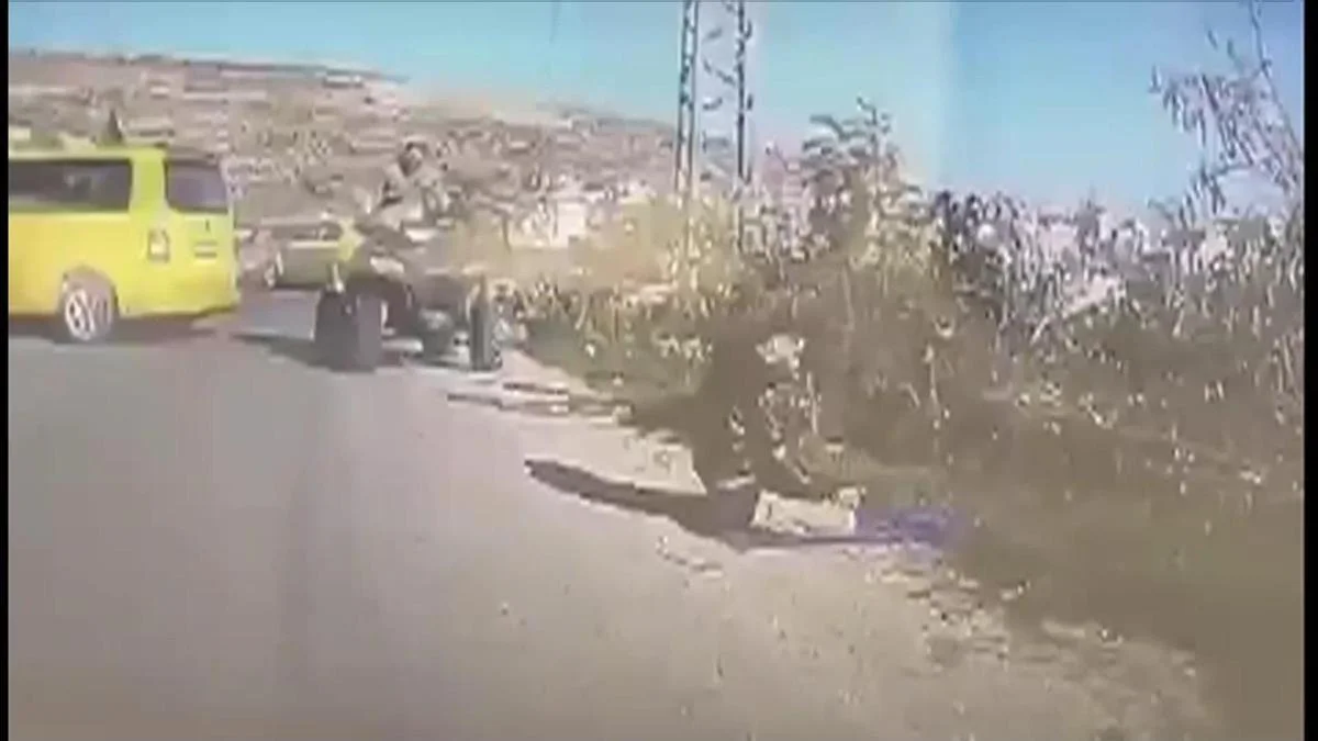 Namaz kılan Filistinliyi ezmişti! İsrail askerinin cezası belli oldu: 5 g&uuml;n ev hapsi&hellip;
