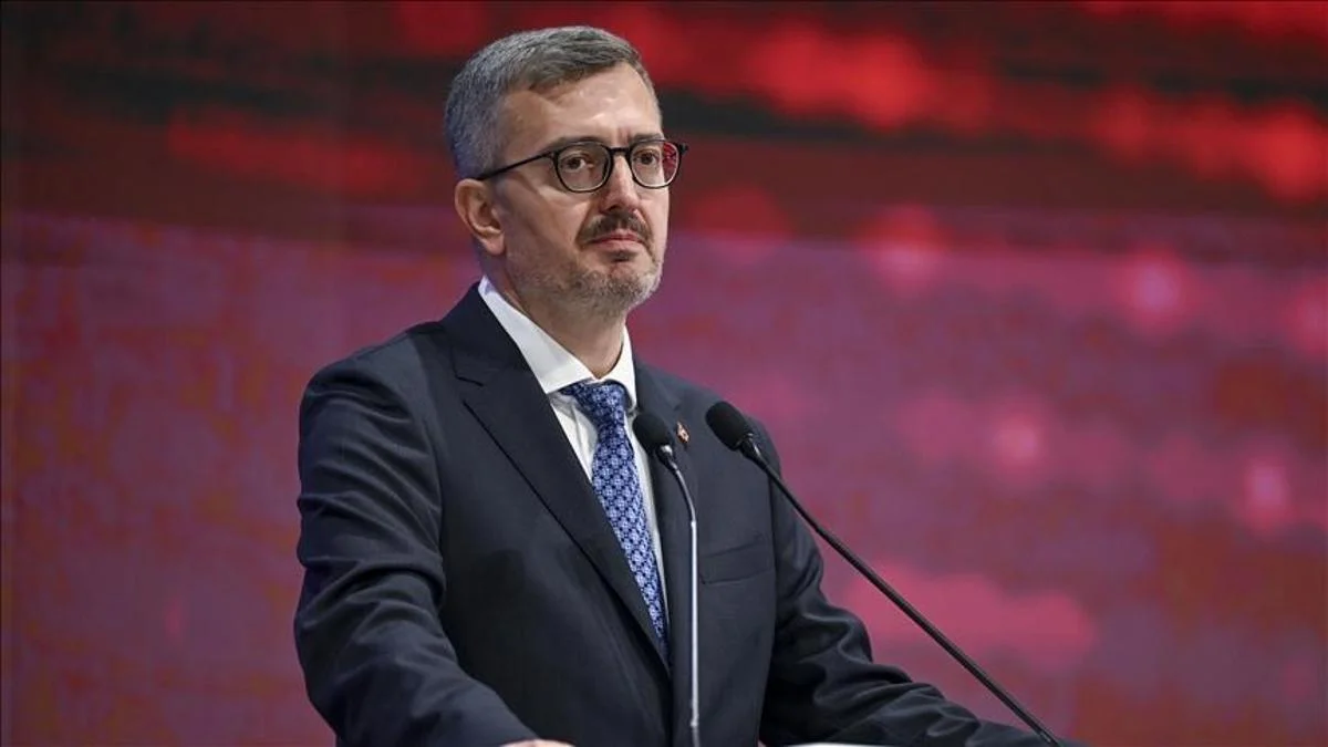 İletişim Başkanı Burhanettin Duran'dan CHP lideri &Ouml;zg&uuml;r &Ouml;zel'e tepki
