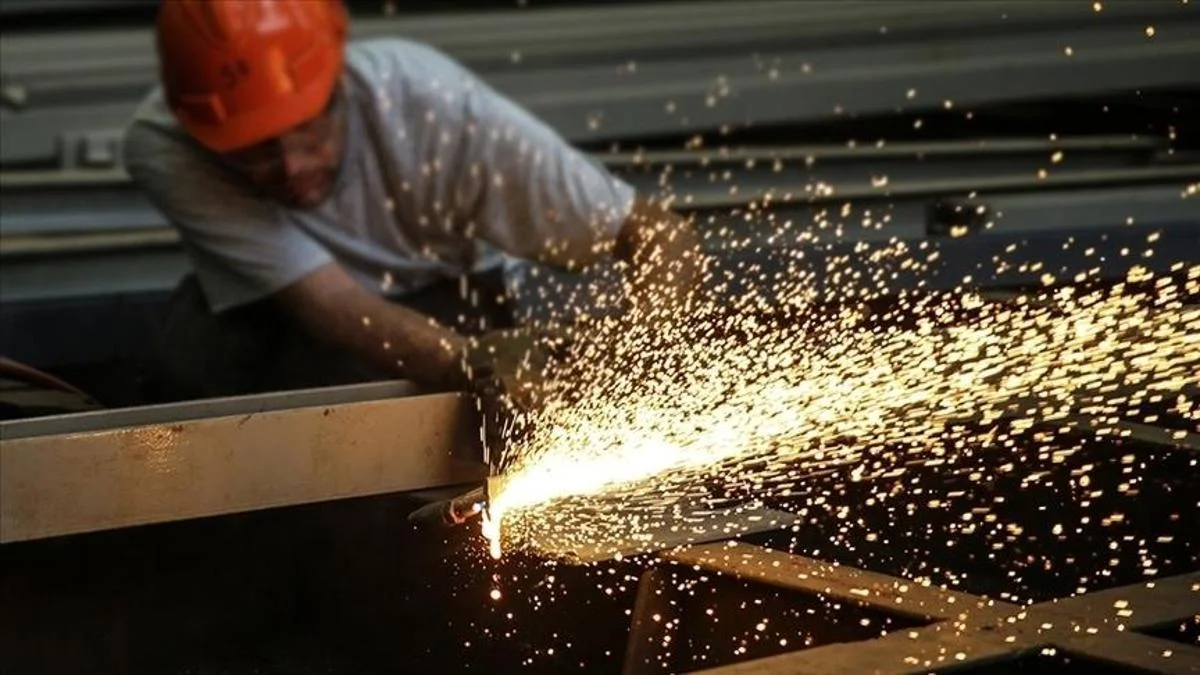 T&uuml;rkiye&rsquo;de Hizmet Ticareti 2023&rsquo;te b&uuml;y&uuml;k &ouml;l&ccedil;ekli girişimlerin sırtında