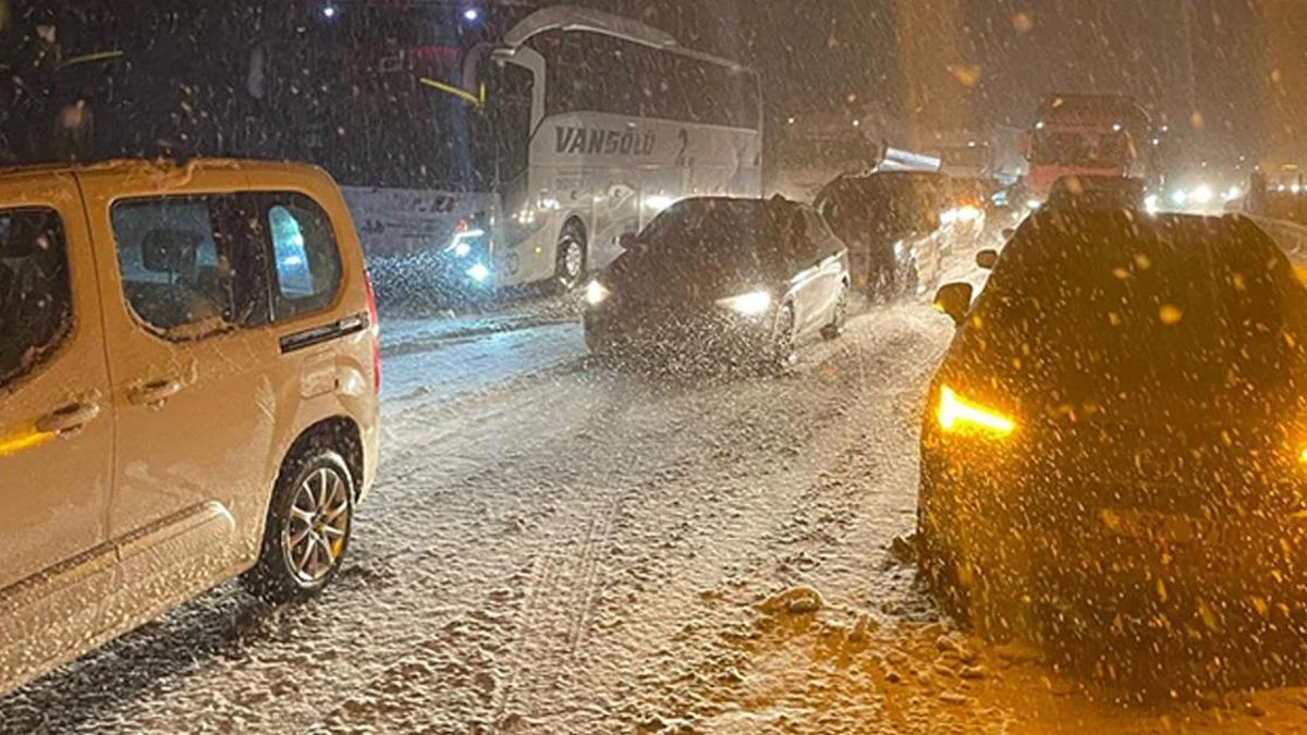Gerede-Karab&uuml;k yolu ulaşıma kapatıldı