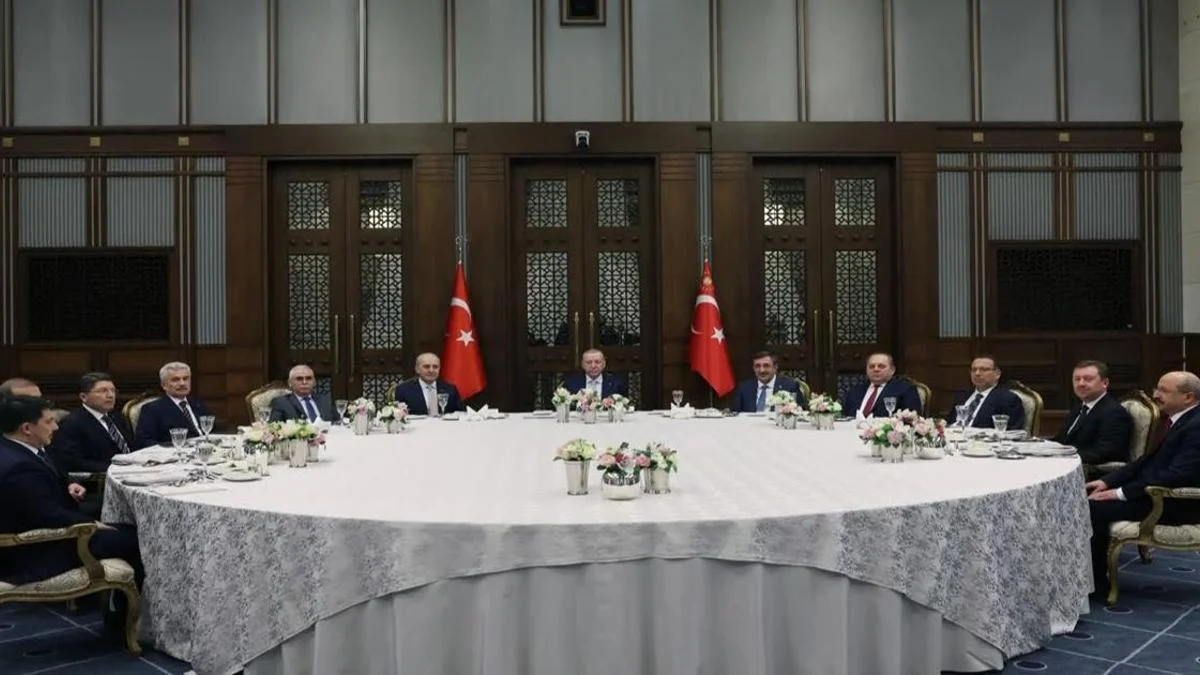 Cumhurbaşkanı Erdoğan yasama, y&uuml;r&uuml;tme ve yargı organlarının temsilcileriyle bir araya geldi
