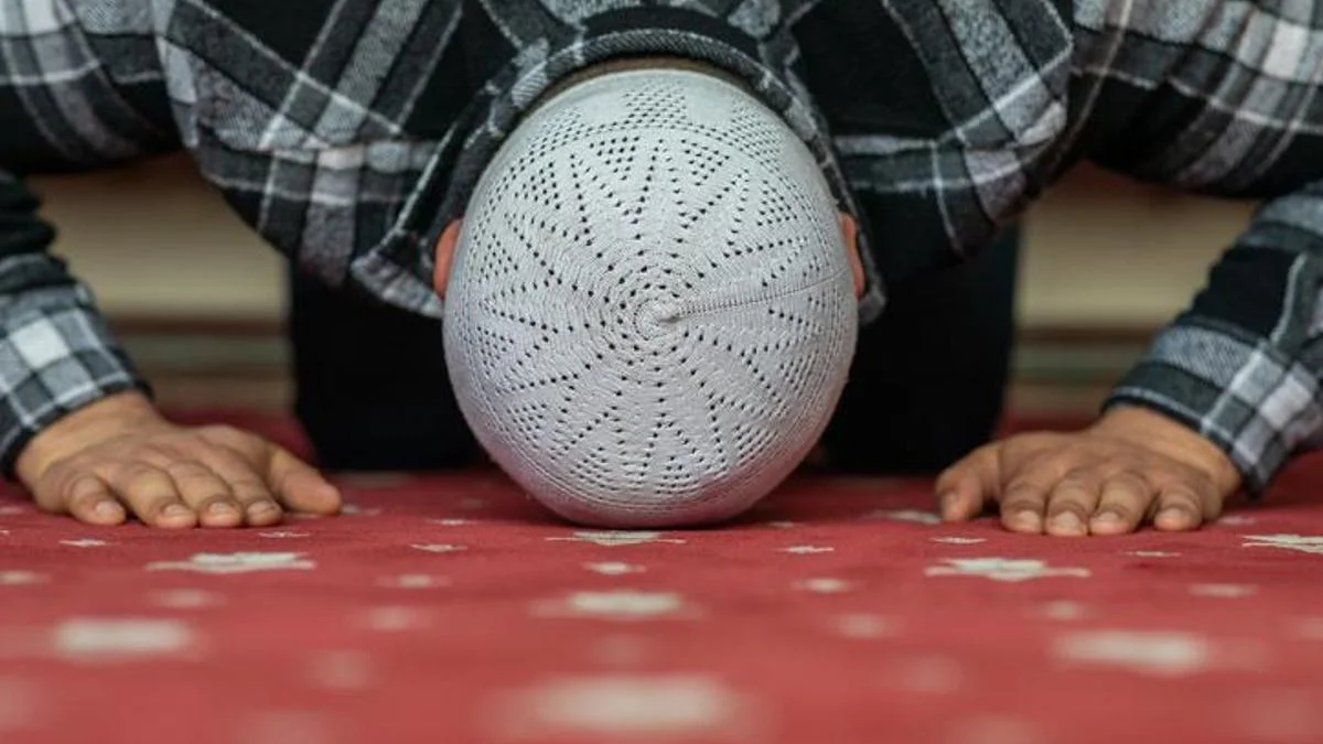 TESBİH NAMAZI NASIL KILINIR, KA&Ccedil; REKAT? Kandil Gecesinde Tesbih Namazı Kılınışı: Tesbih Namazının Fazileti