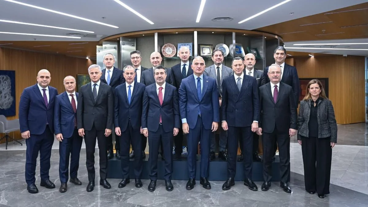 Bakan Ersoy: 2025 sezonunu iyi bir rakamla kapatacağız, hedeflerimize ulaşmak &uuml;zereyiz