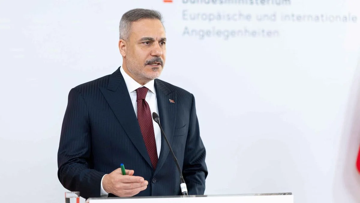 Hakan Fidan: H&uuml;rm&uuml;z Boğazı'nı a&ccedil;ma niyeti &ouml;nemli