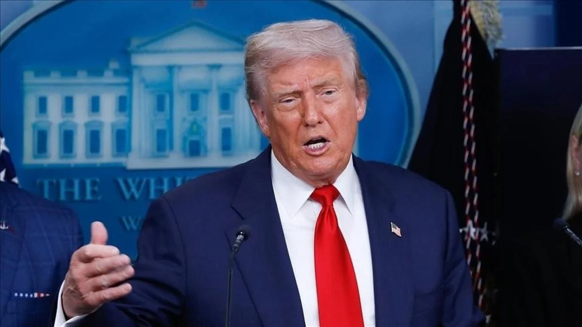 Trump: İran ağır darbeler alıyor, masaya oturmak istiyor